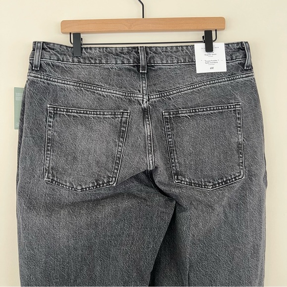 H&M Women’s Tapered Dark Denim Jeans - Picture 5 of 9